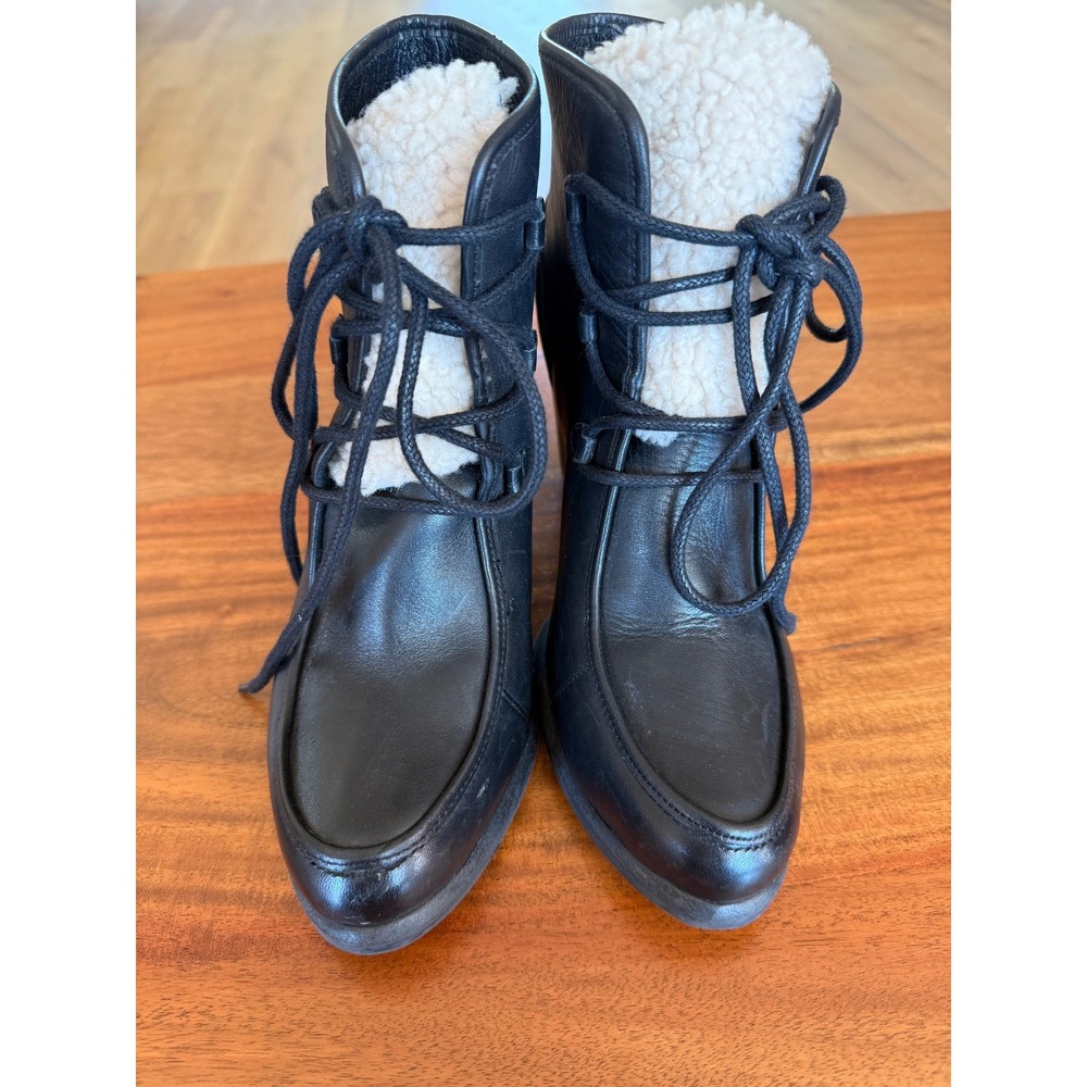 UGG Analise Black Leather Exposed fur Ankle Boots Size 8